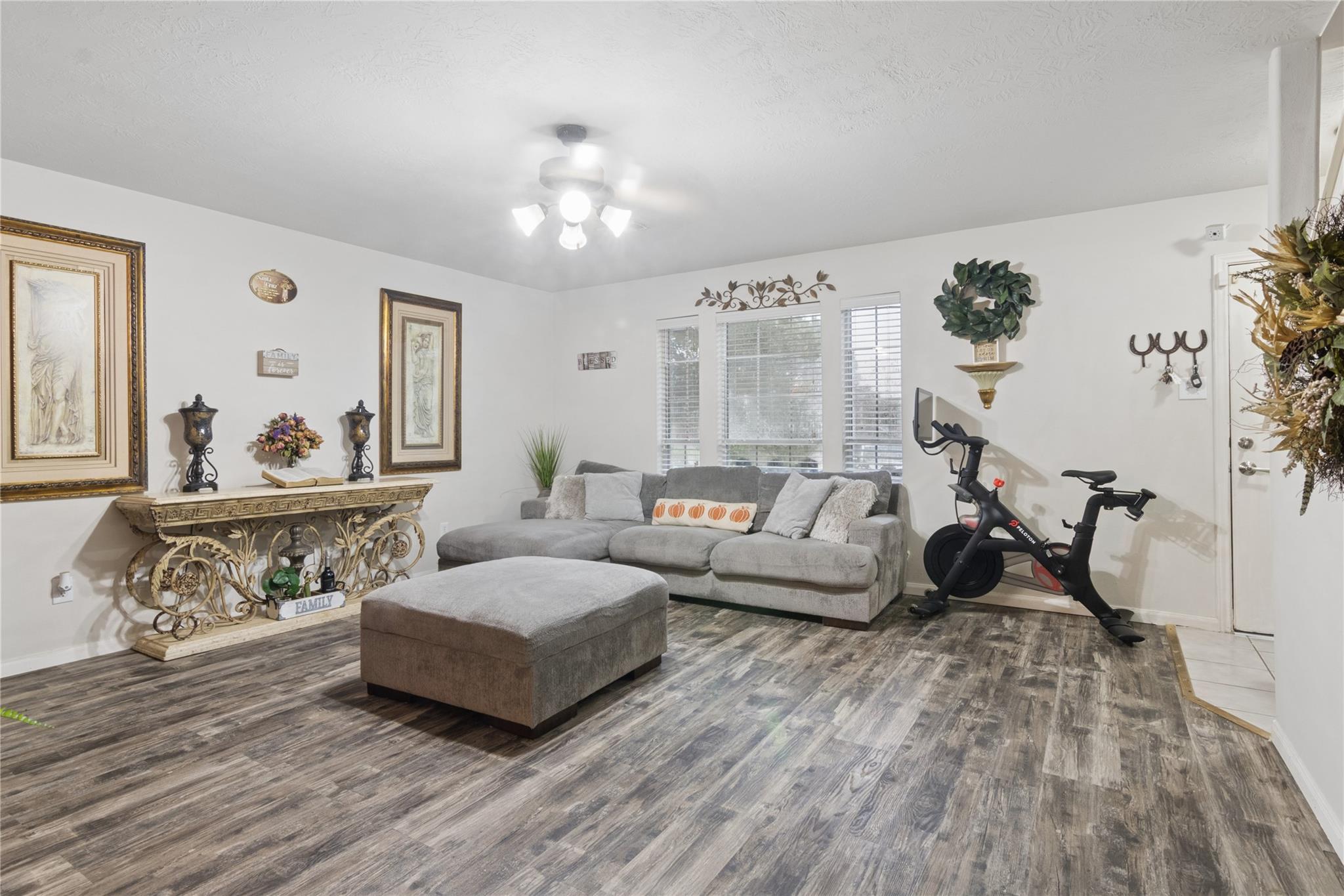 7806 Tamora Lane