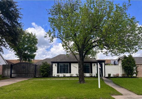 Photo of 14406 Chevy Chase Drive, Houston, TX 77077 (MLS # 26598222)