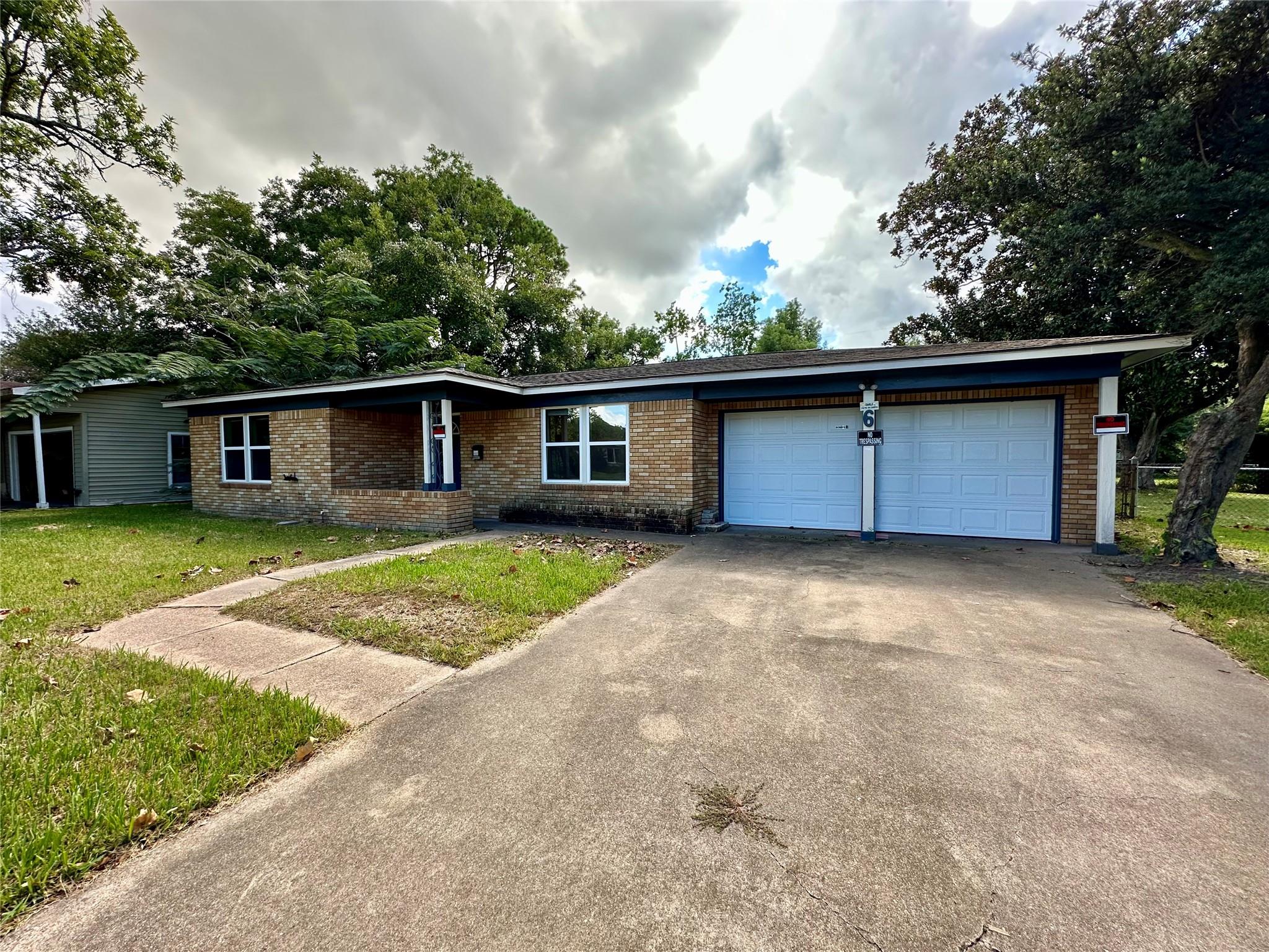6 Southlawn Circle