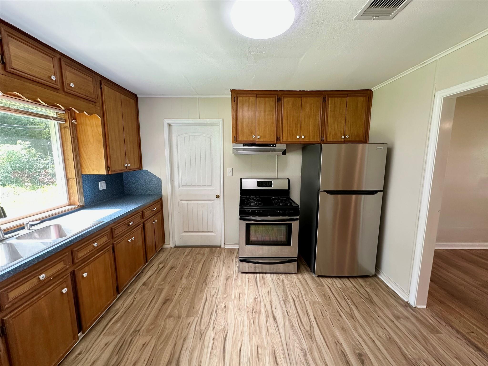 6 Southlawn Circle