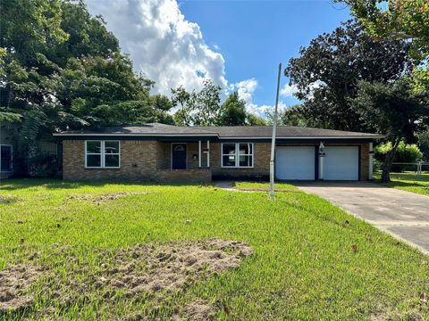 Photo of 6 Southlawn Circle, La Marque, TX 77568 (MLS # 65460930) Photo of 6 Southlawn Circle, La Marque, TX 77568 (MLS # 65460930)