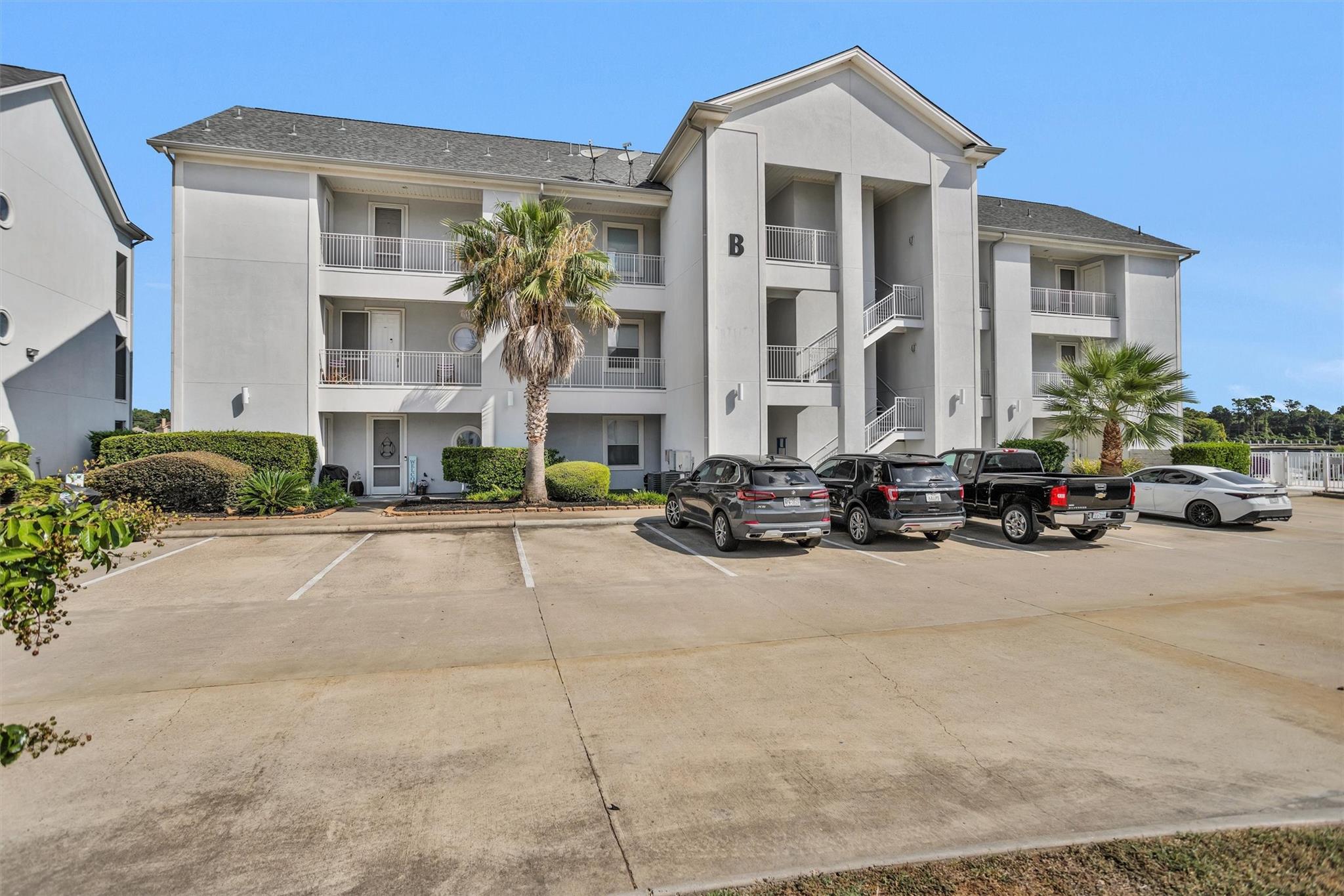 168 Lake Point Boulevard B101
