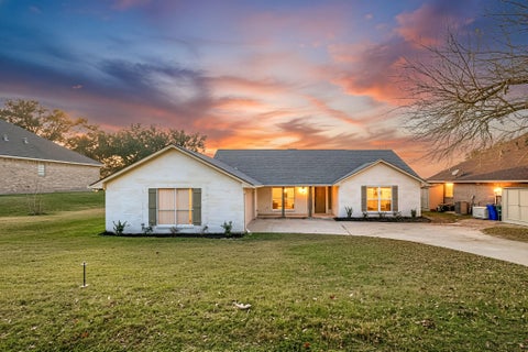 Photo of 1328 Green Briar Drive, Huntsville, TX 77340 (MLS # 51936070)