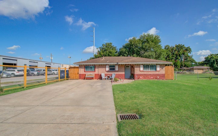 Photo 1 of 50 — 1115 Iowa Street, South Houston, TX 77587