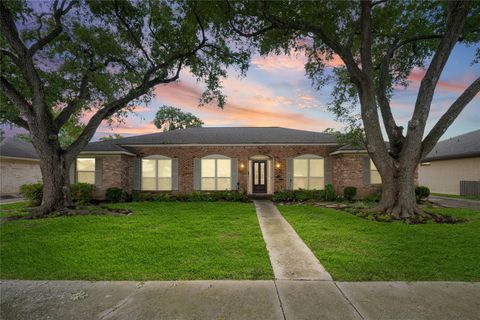 Photo of 7615 Del Rey Lane, Houston, TX 77071 (MLS # 72240327)