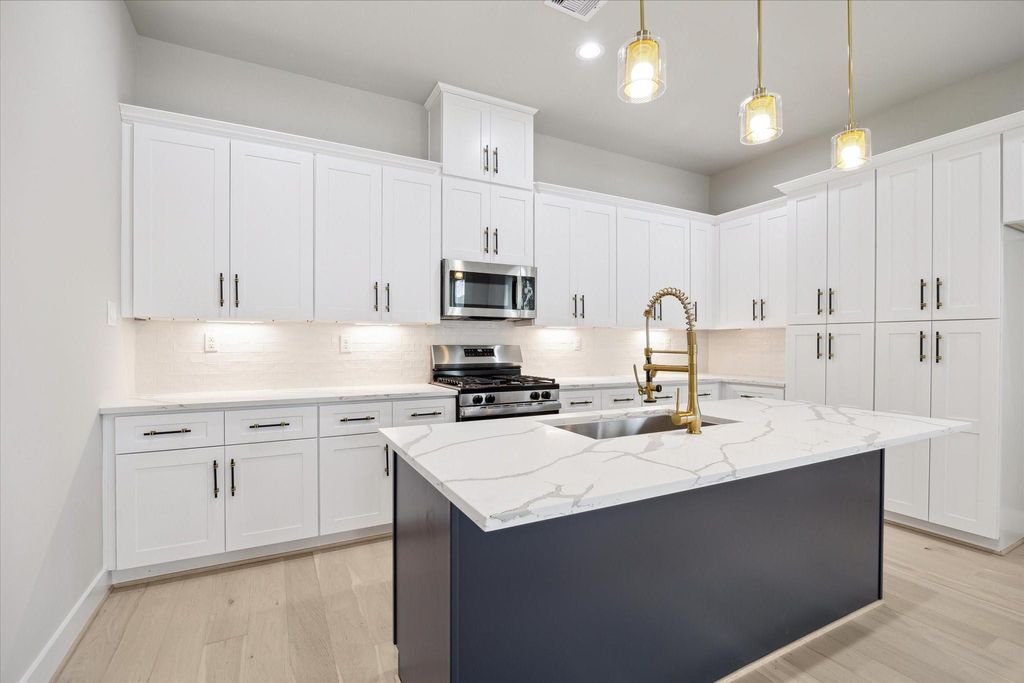 Photo of 5819 Mansfield Heights Ln Ln, Houston, TX 77091 (MLS # 86903409)