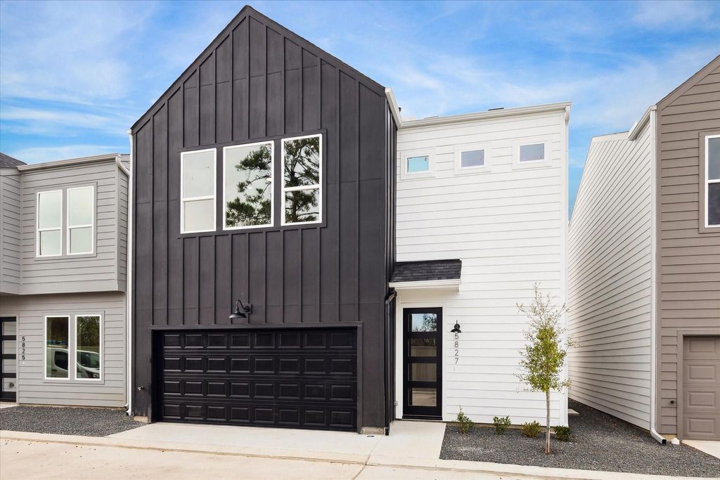 Photo of 5819 Mansfield Heights Ln Ln, Houston, TX 77091 (MLS # 86903409)