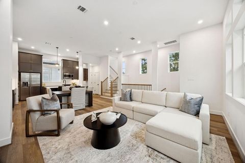 Photo of 2125 Hoskins Drive, Houston, TX 77080 (MLS # 67382922)