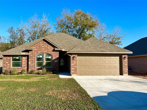Photo of 1031 S Anderson Street, Angleton, TX 77515 (MLS # 48875497)