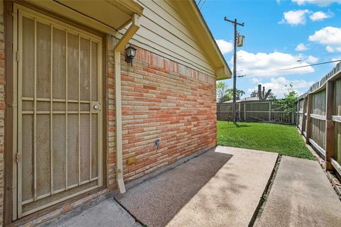 Tiny photo for 5707 Trafalgar Drive, Houston, TX 77085 (MLS # 82736568)