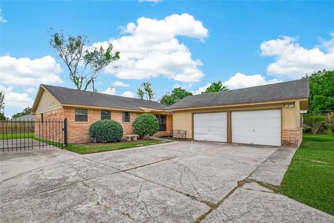 Tiny photo for 5707 Trafalgar Drive, Houston, TX 77085 (MLS # 82736568)
