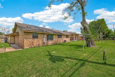 Tiny photo for 5707 Trafalgar Drive, Houston, TX 77085 (MLS # 82736568)