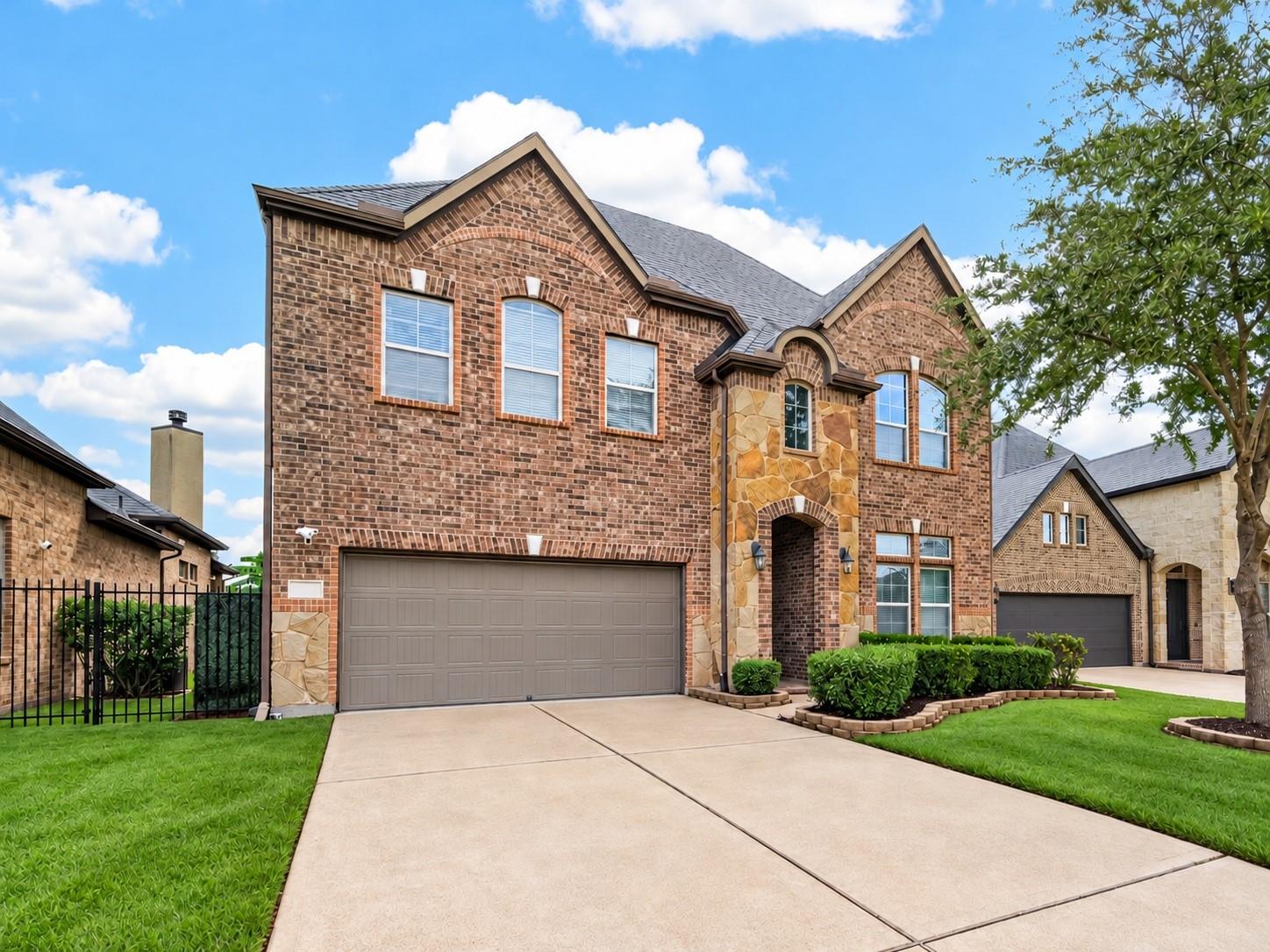 5247 Pickford Grove
