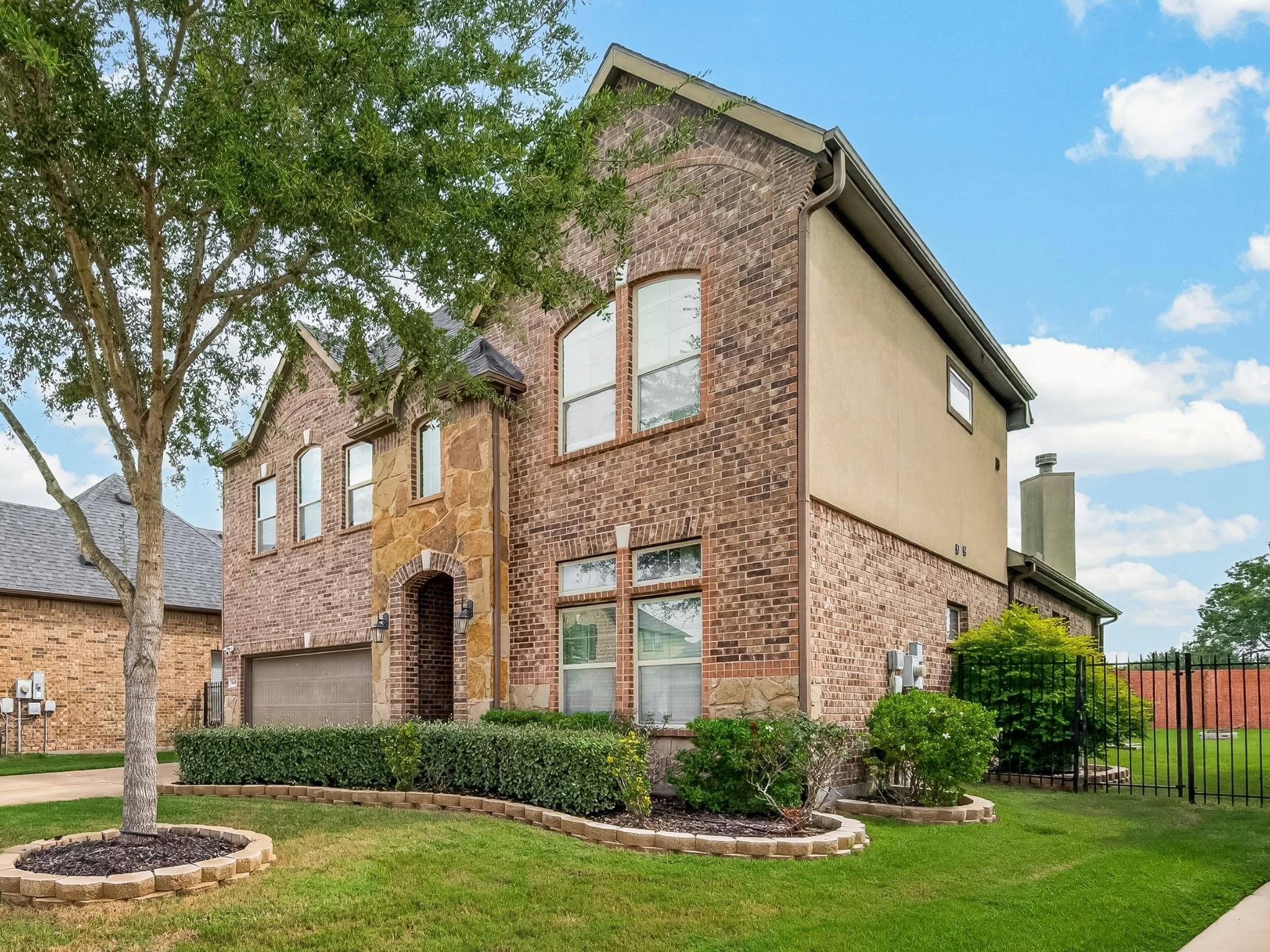 5247 Pickford Grove