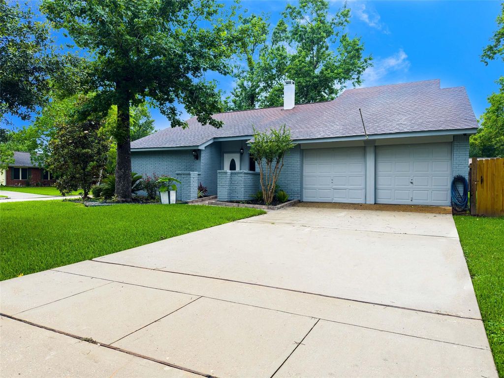 Photo of 17434 Crows Nest Way Way, Crosby, TX 77532 (MLS # 60621780)