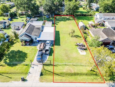 Photo of 714 Apache Street, Houston, TX 77022 (MLS # 44958139)