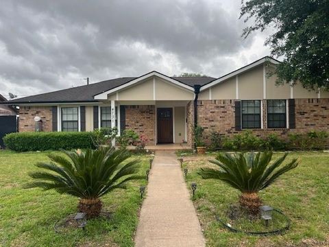 Photo of 4731 High Point Lane, Houston, TX 77053 (MLS # 96707695)