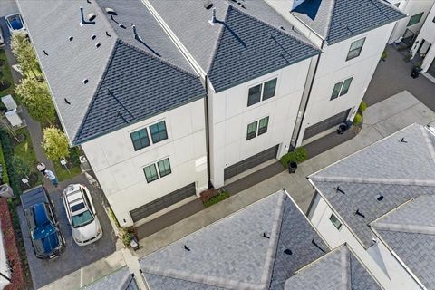 Photo of 2808 Grand Fountains Drive #D, Houston, TX 77054 (MLS # 62079778)