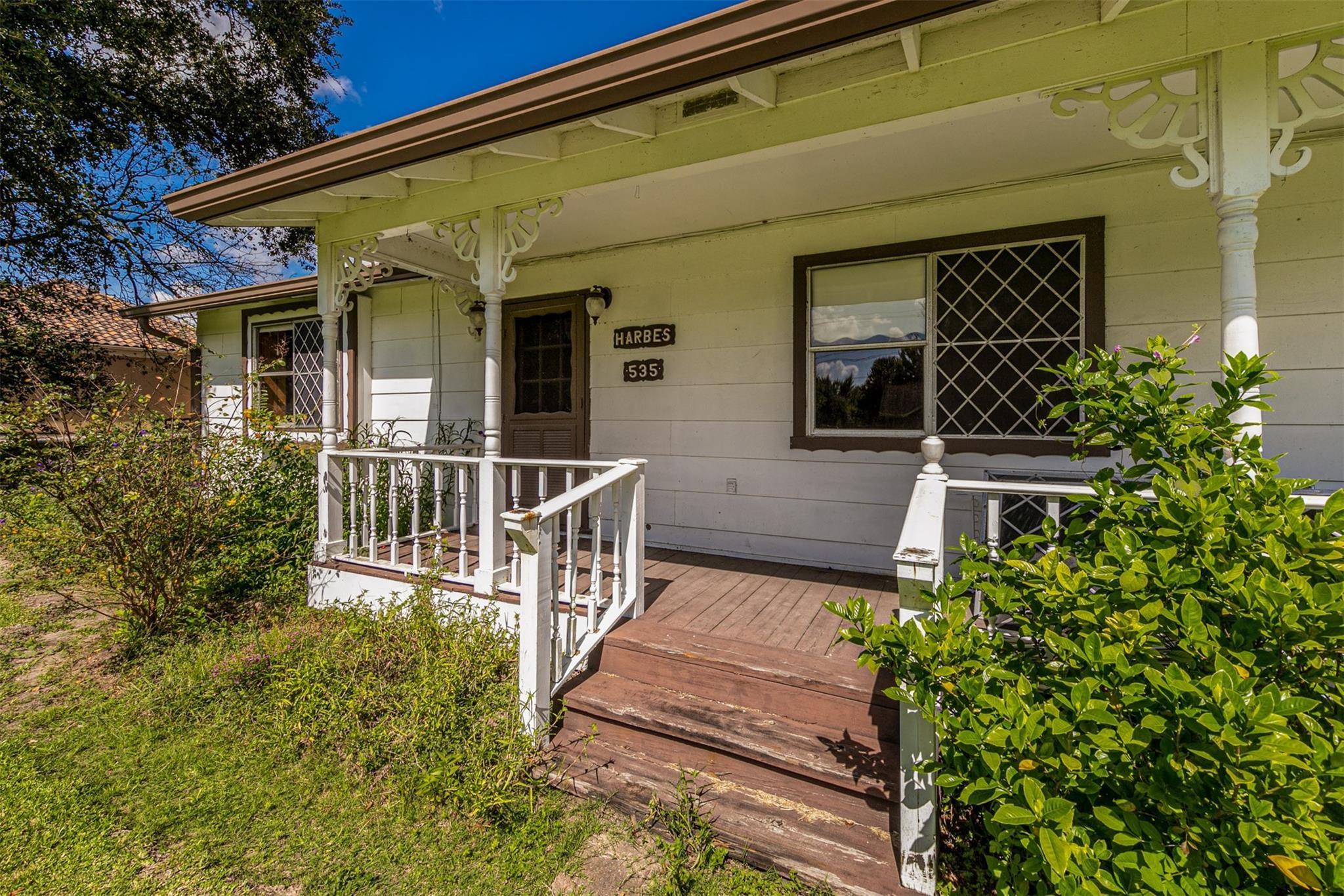 535 Pampa Street