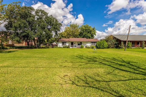 Photo of 535 Pampa Street, Pasadena, TX 77504 (MLS # 85497039)