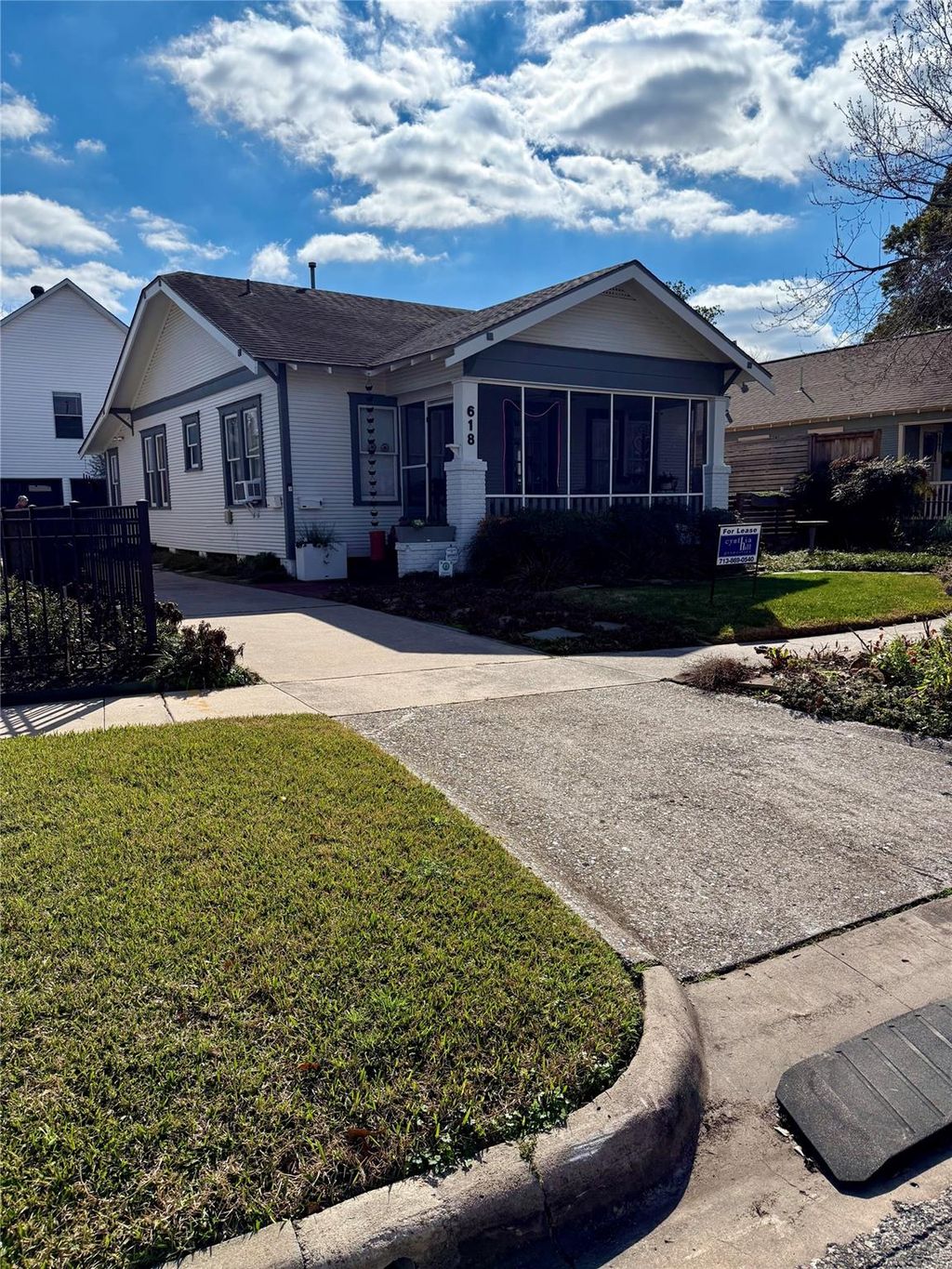 Photo of 618 E 16th Street, Houston, TX 77008 (MLS # 78842210)