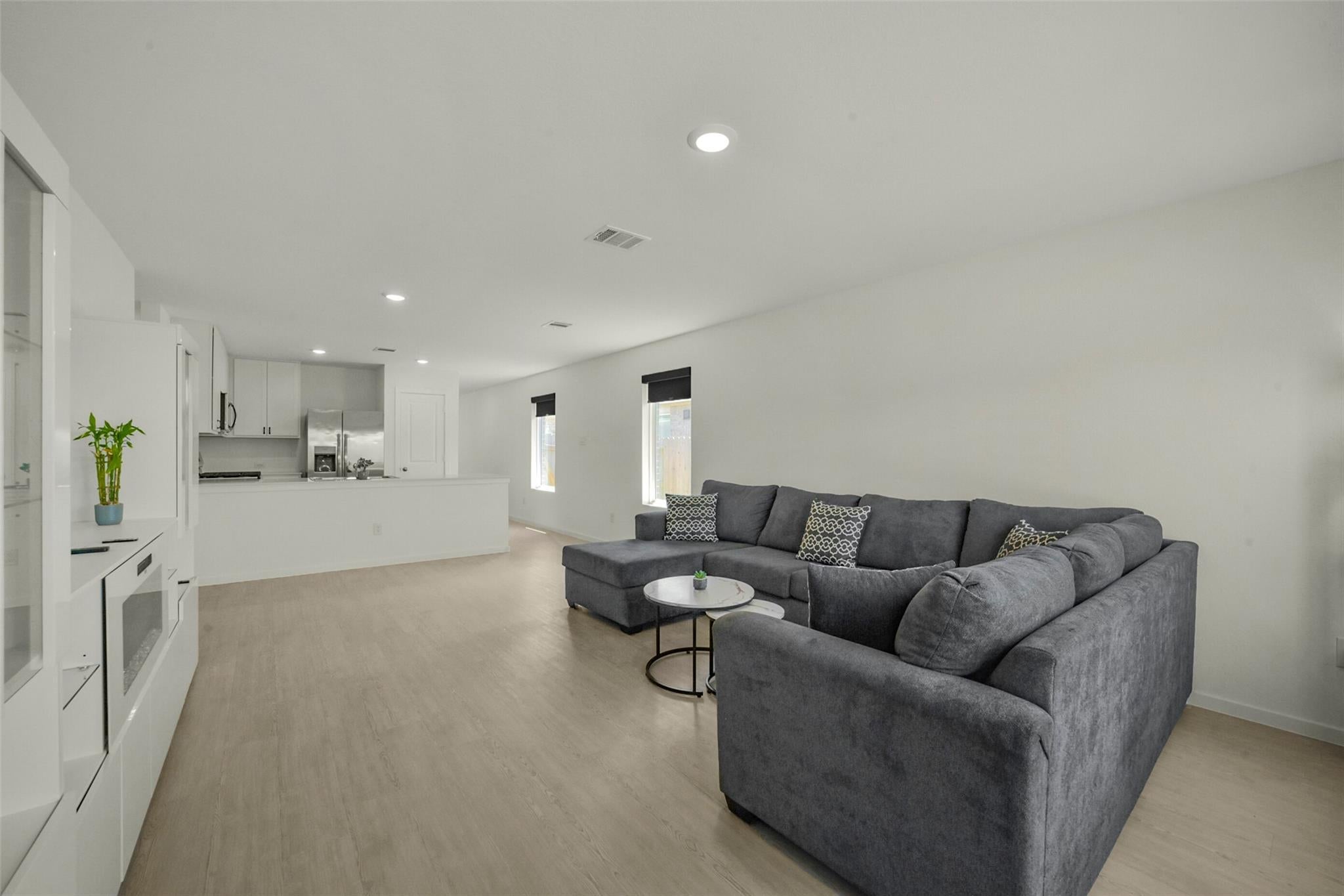 911 Lago Laceno Lane