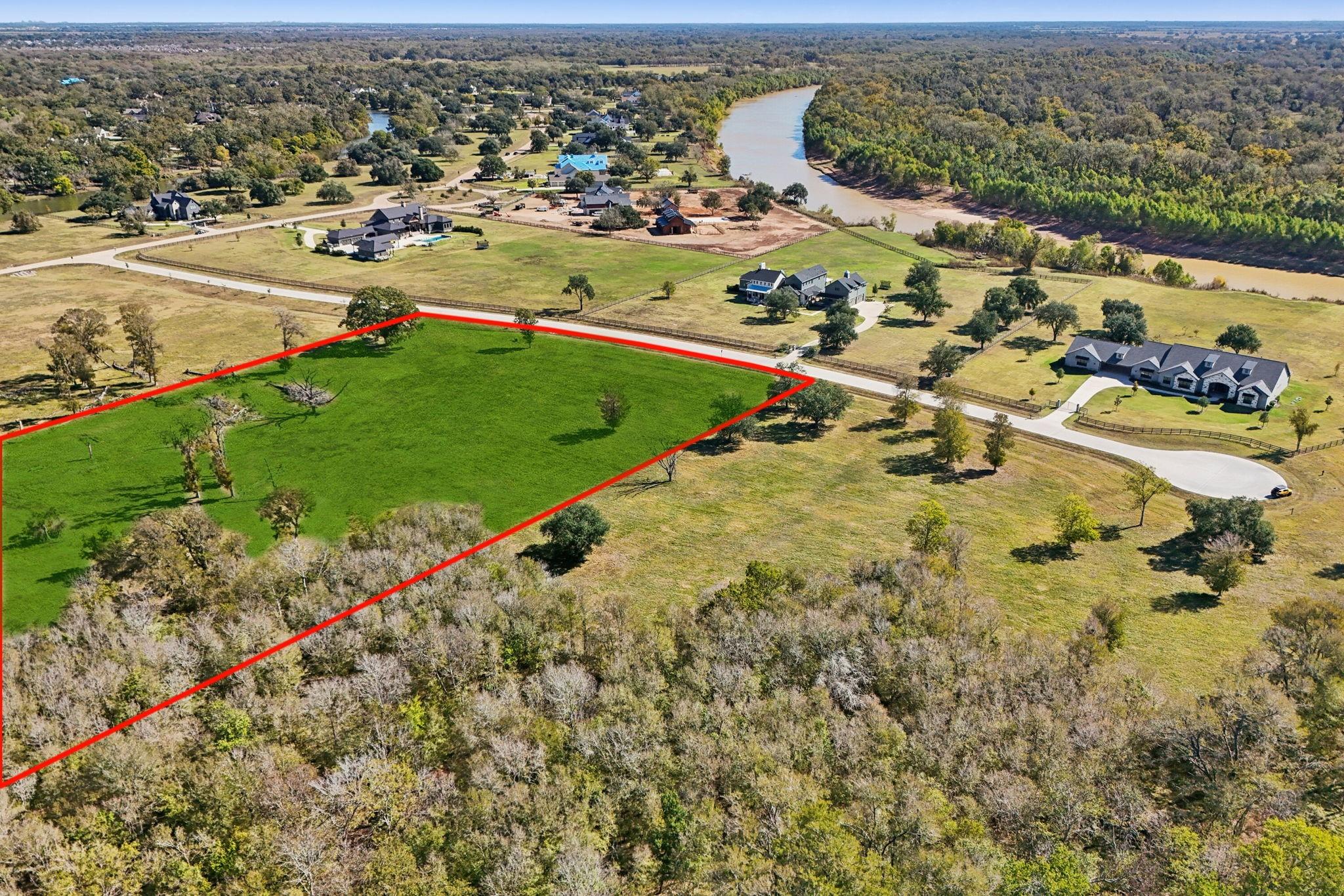 4802 Riverbend Ct