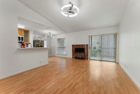 Photo of 700 Thicket Lane #606, Houston, TX 77079 (MLS # 33095282)