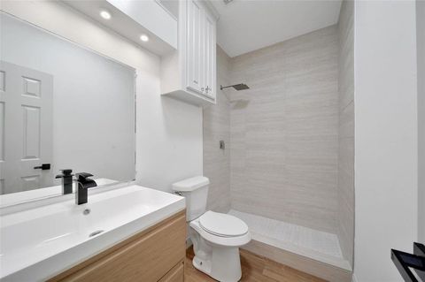 Tiny photo for 2 Wintergreen Trail, The Woodlands, TX 77382 (MLS # 83304983)