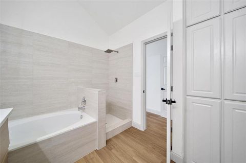 Tiny photo for 2 Wintergreen Trail, The Woodlands, TX 77382 (MLS # 83304983)