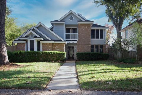 Photo of 4703 Cashel Glen Drive, Houston, TX 77069 (MLS # 31527434)