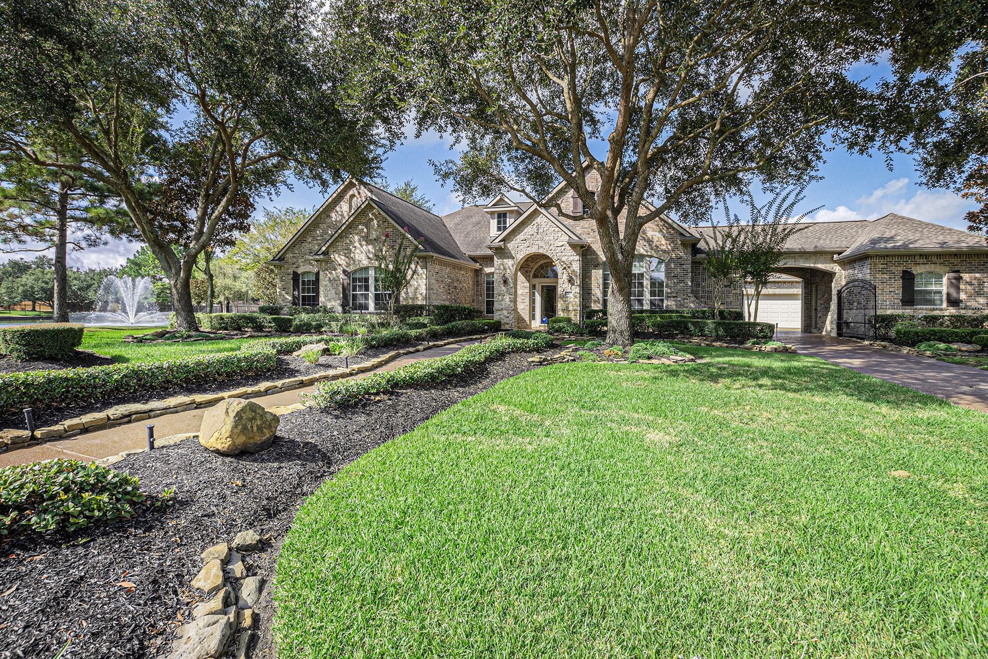 17403 Ledgefield