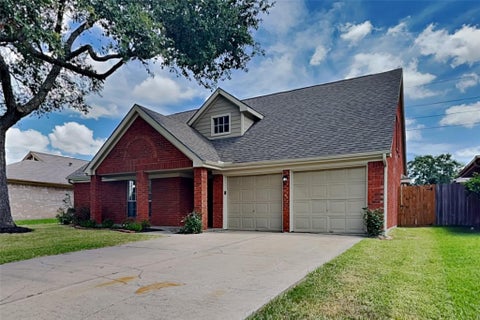 Photo of 2915 Bentley Court, Pearland, TX 77584 (MLS # 33708353)