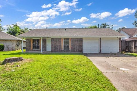 Photo of 3937 Tumbleweed Lane, Baytown, TX 77521 (MLS # 98583704)