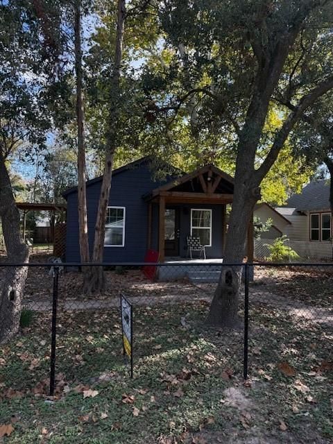 Photo of 109 Mcphail Street, Tomball, TX 77375 (MLS # 14381917)