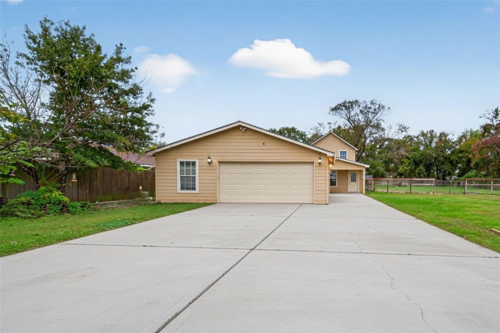 Photo of 15423 S Brentwood Street, Channelview, TX 77530 (MLS # 85175539)