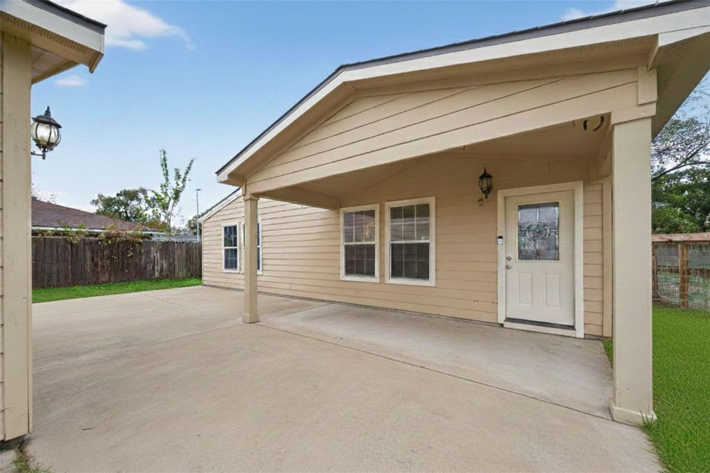 Photo of 15423 S Brentwood Street, Channelview, TX 77530 (MLS # 85175539)