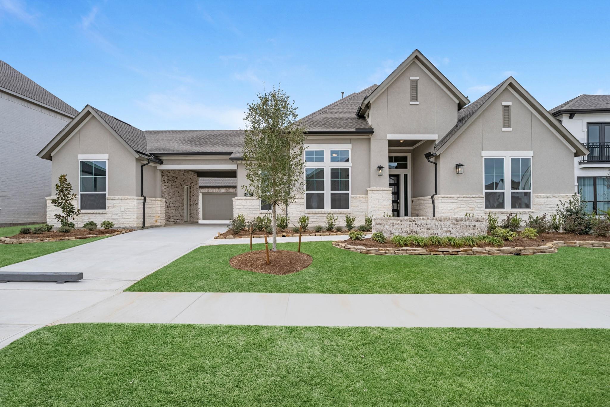 10827 Rosary Pea Lane