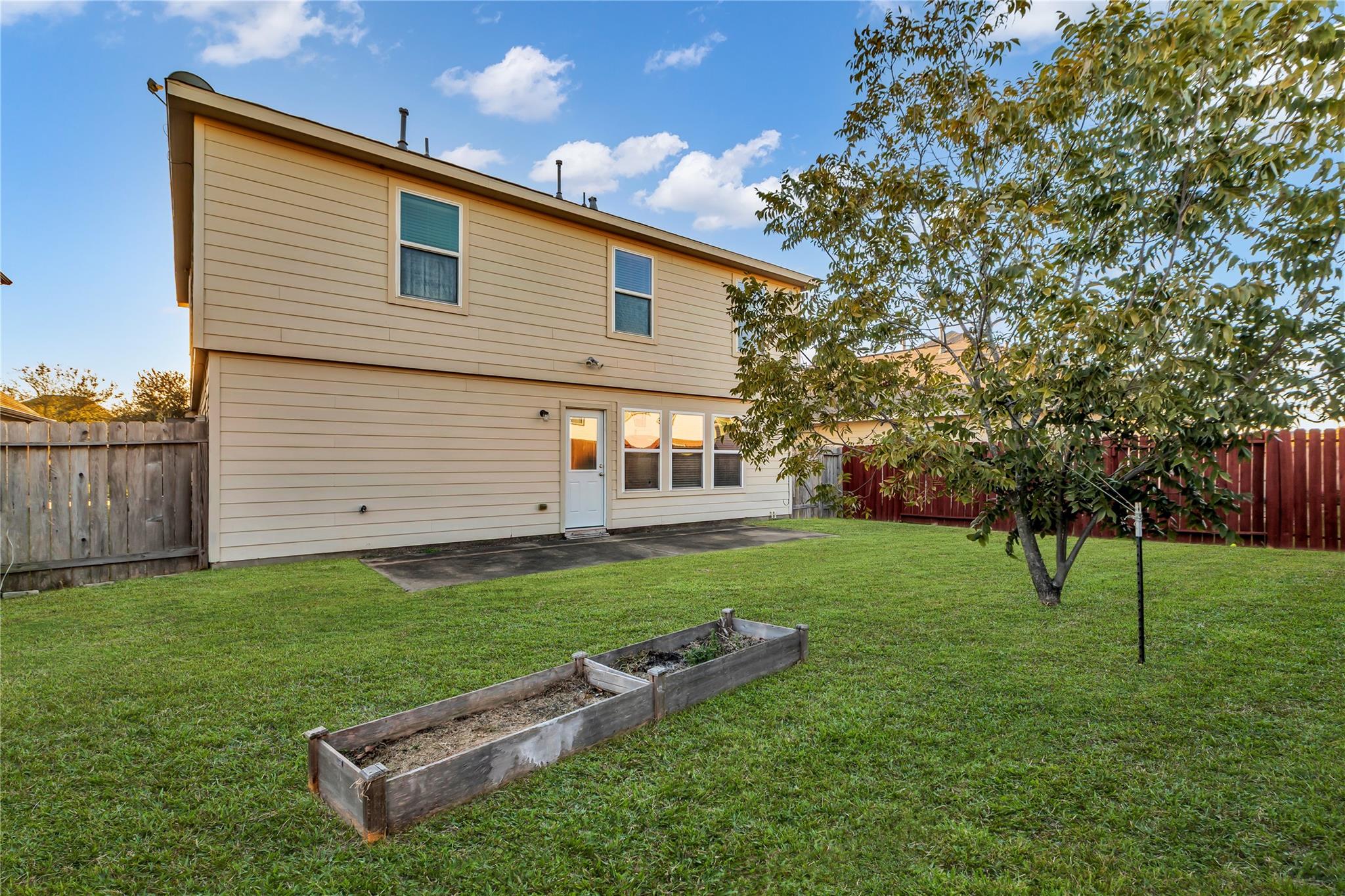 3050 Thicket Path Way