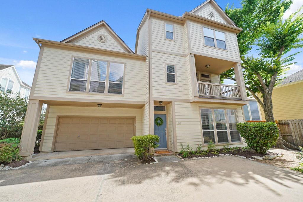 Photo of 1413 W 26th Street, Houston, TX 77008 (MLS # 80947976)