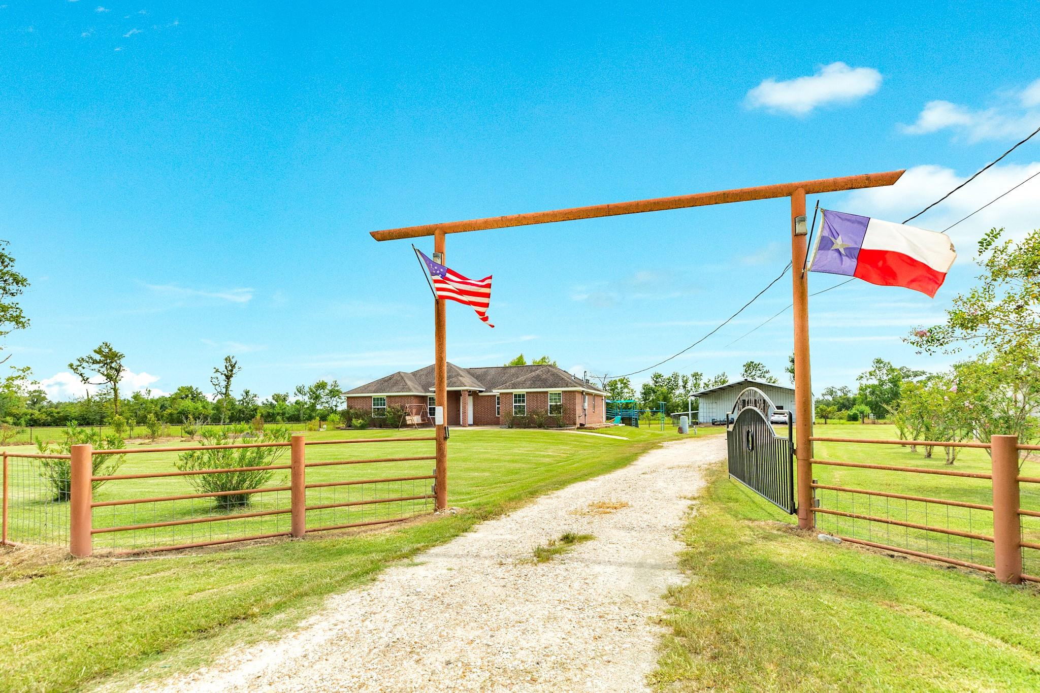 130 Pin Oak Drive