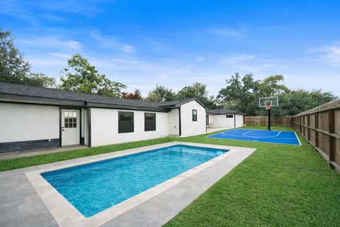 Tiny photo for 701 W 39th Street, Houston, TX 77018 (MLS # 29809700)