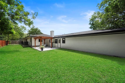 Tiny photo for 701 W 39th Street, Houston, TX 77018 (MLS # 29809700)