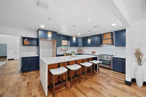Tiny photo for 701 W 39th Street, Houston, TX 77018 (MLS # 29809700)