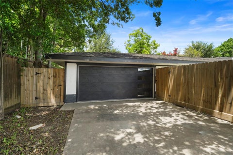 Tiny photo for 701 W 39th Street, Houston, TX 77018 (MLS # 29809700)