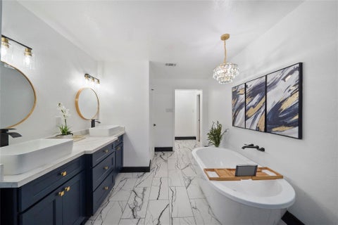 Tiny photo for 701 W 39th Street, Houston, TX 77018 (MLS # 29809700)