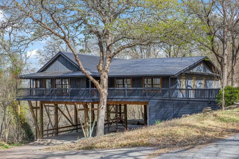 Photo of 316 Valley View Drive, La Grange, TX 78945 (MLS # 13607832)