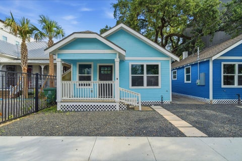Photo of 1210 Crockett Street, Houston, TX 77007 (MLS # 90624227)