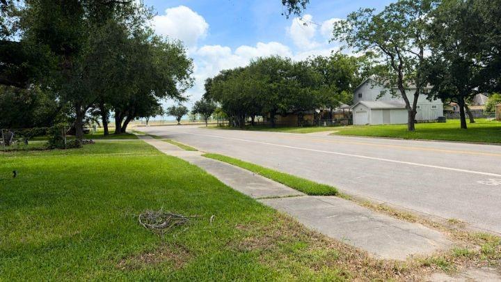 22 5th Avenue N