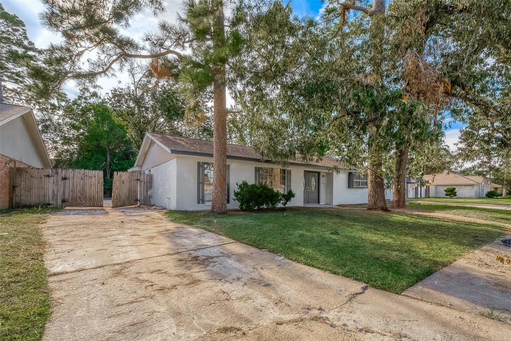 Photo of 23131 Earlmist Drive, Spring, TX 77373 (MLS # 67123204)